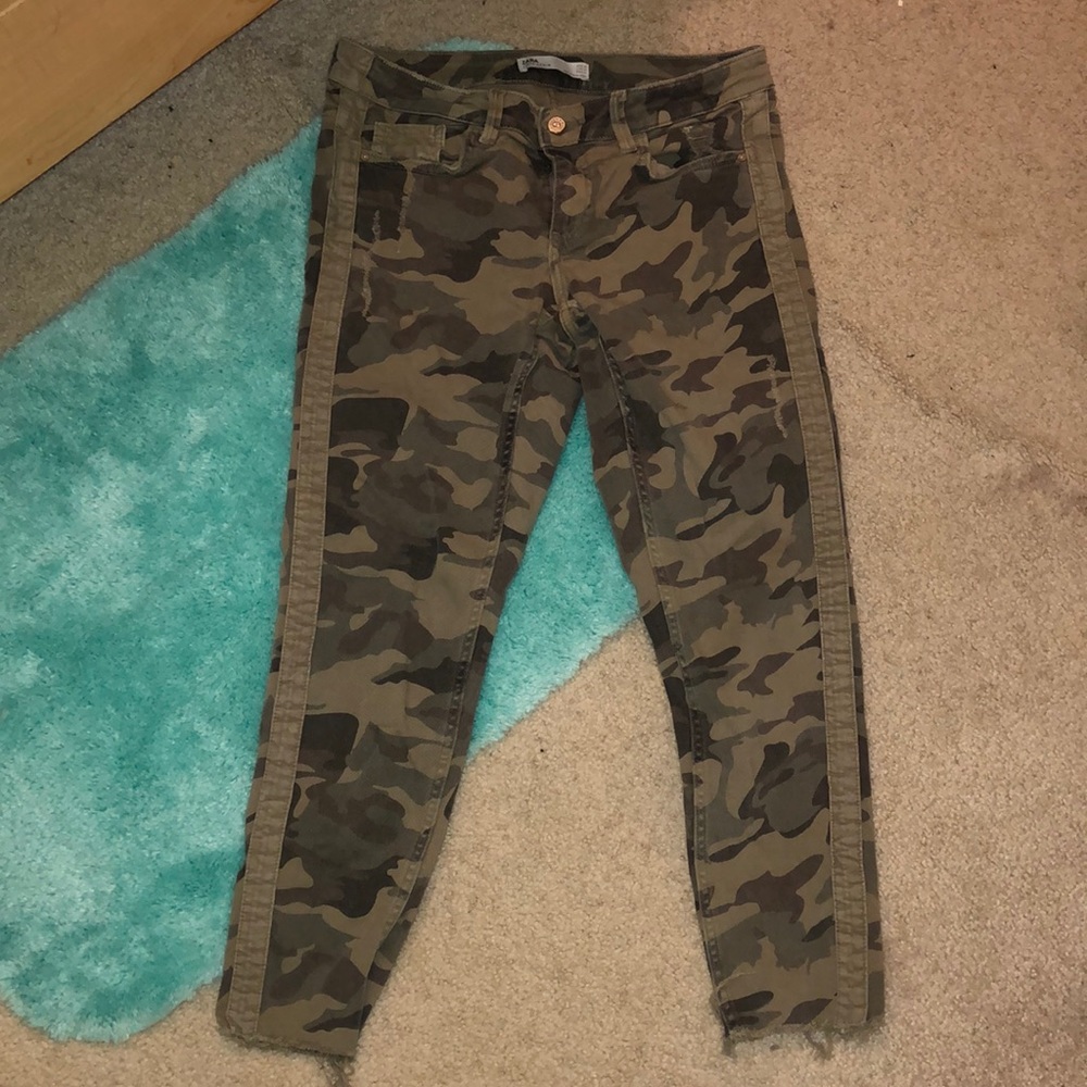 ZARA | Camo Jeans
